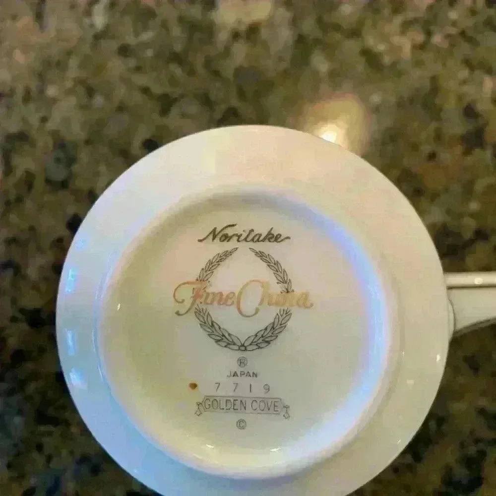 Noritake Fine China 2 teacup and saucer sets, Golden Cove design - Picture 6 of 6